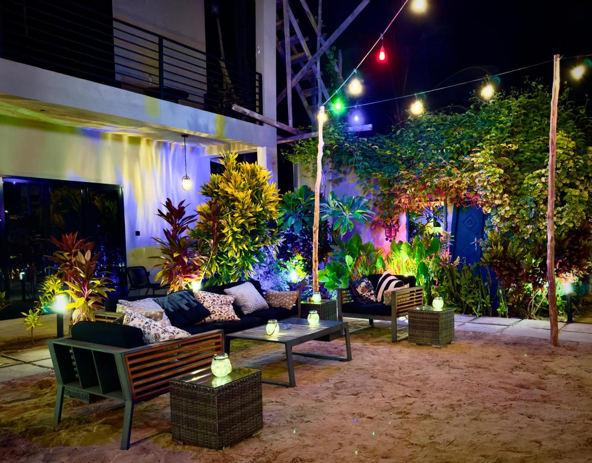 V Hotel In باجي المظهر الخارجي الصورة