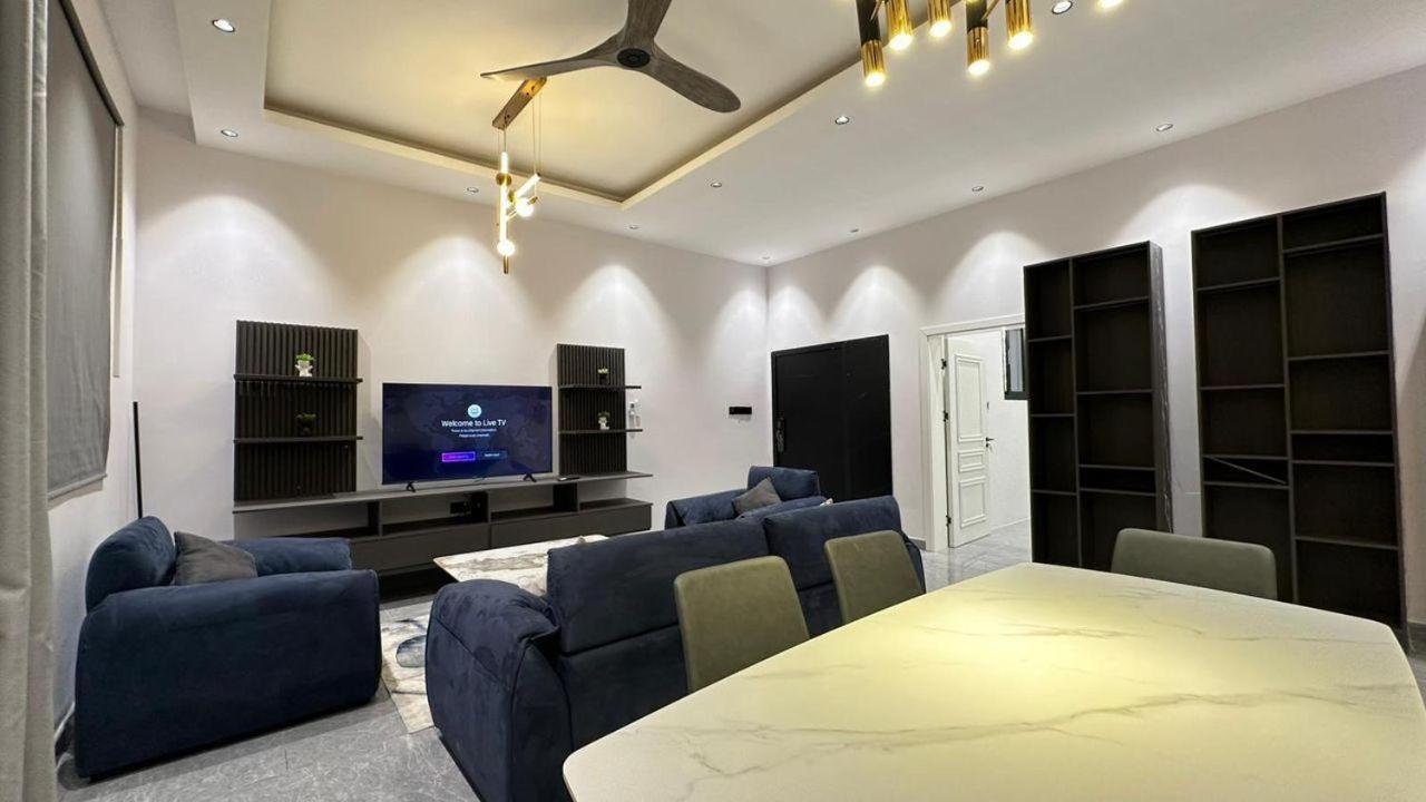 V Hotel In باجي المظهر الخارجي الصورة