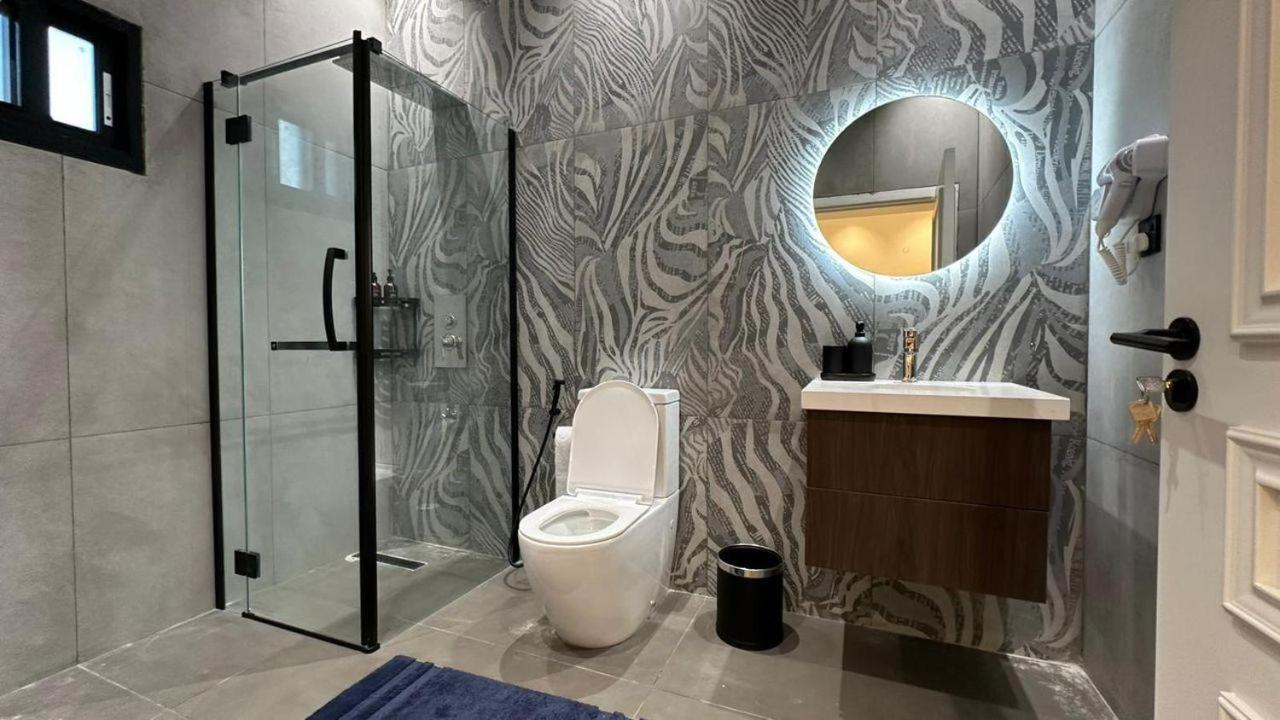 V Hotel In باجي المظهر الخارجي الصورة