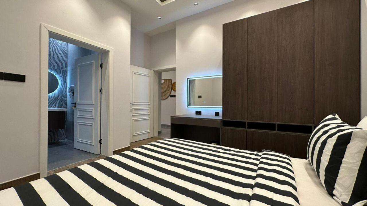 V Hotel In باجي المظهر الخارجي الصورة
