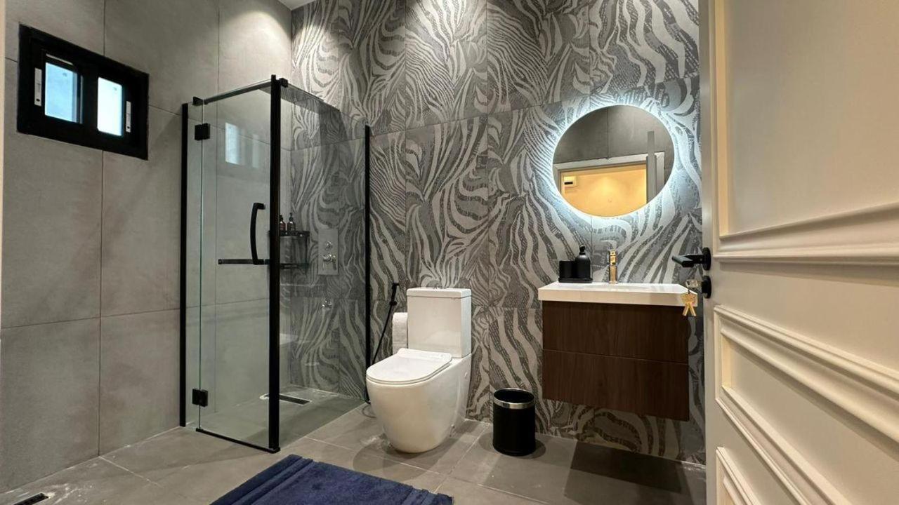 V Hotel In باجي المظهر الخارجي الصورة
